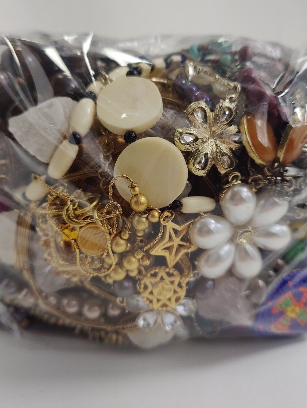 2 Lb 14.2 Oz Mixed Jewelry Craft Repair Parts Lot Beads Gemstones Pearls Shell - Picture 9 of 11